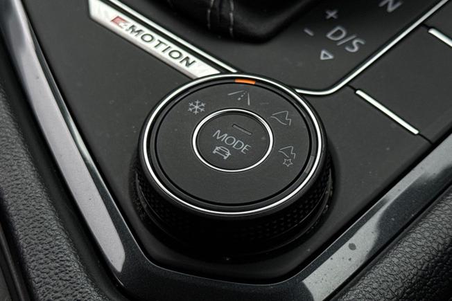VOLKSWAGEN Tiguan Photo 27