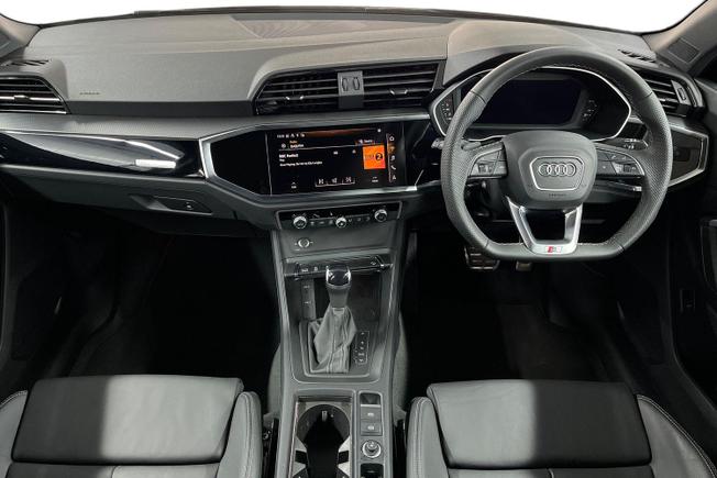 AUDI Q3 Photo 10