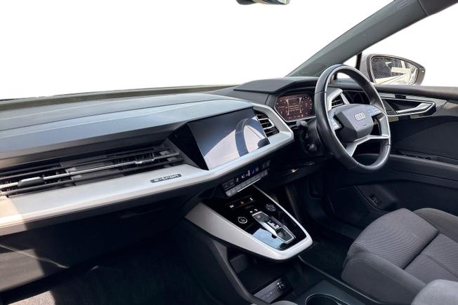 AUDI Q4 E-Tron Photo 2