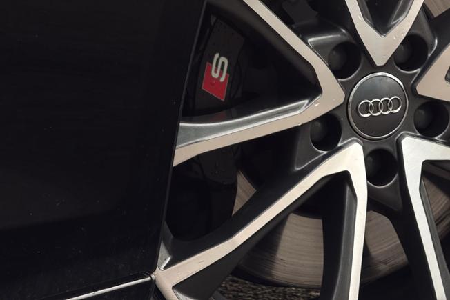 AUDI S4 Photo 50