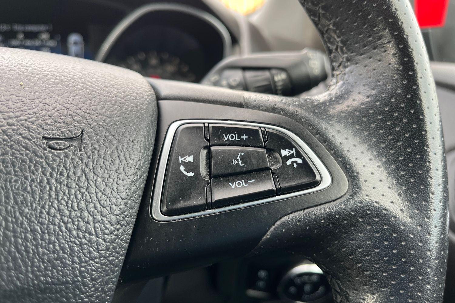 Ford FOCUS Photo 24