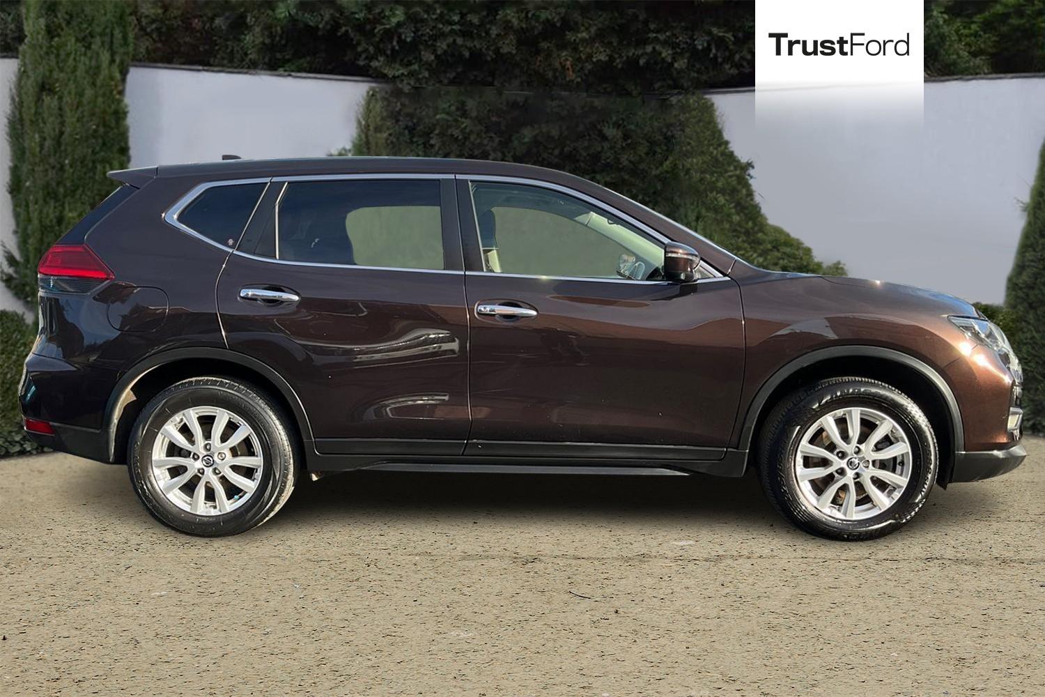 Nissan X-TRAIL Photo 2