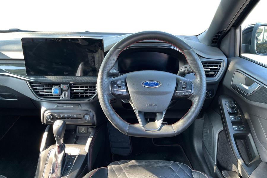 Ford Focus Photo autoimg-f2d1f7cde3611e0b0cf66a2af42cbe2d4d5502f6.jpg