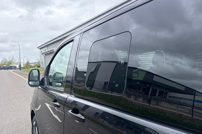 VOLKSWAGEN e-Transporter Photo 21