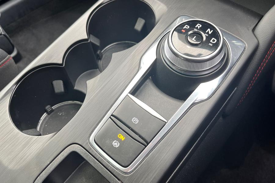 Ford Kuga Photo autoimg-f2d4a72aa06e2a5e574953d23401884632e13922.jpg