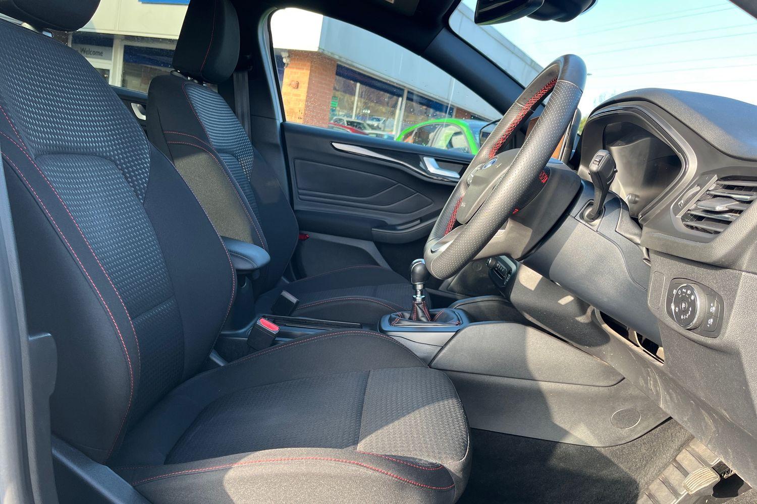 Ford Focus Photo 16