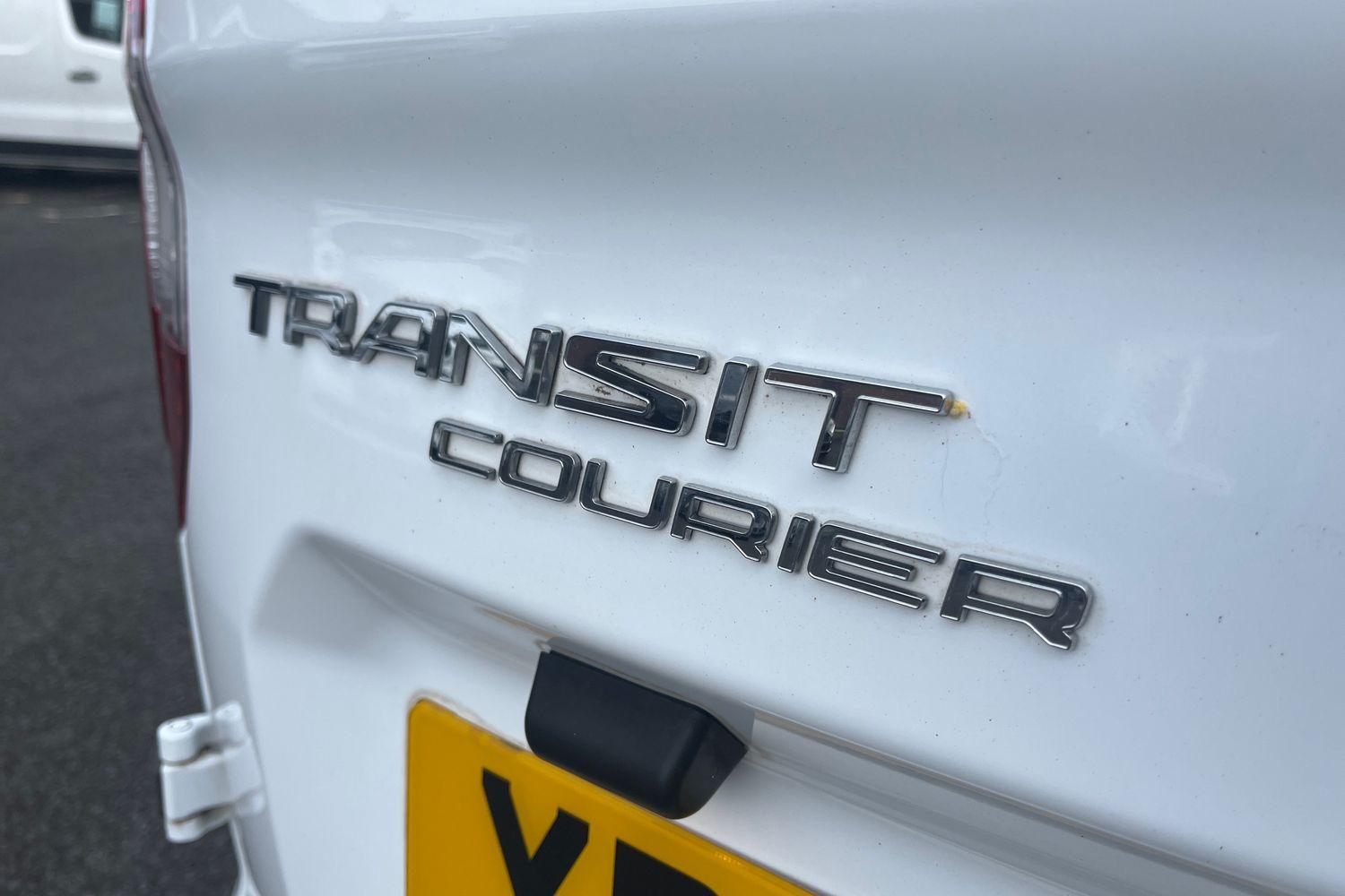 Ford TRANSIT COURIER Photo 19