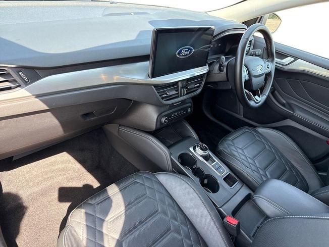 FORD Focus Photo 2