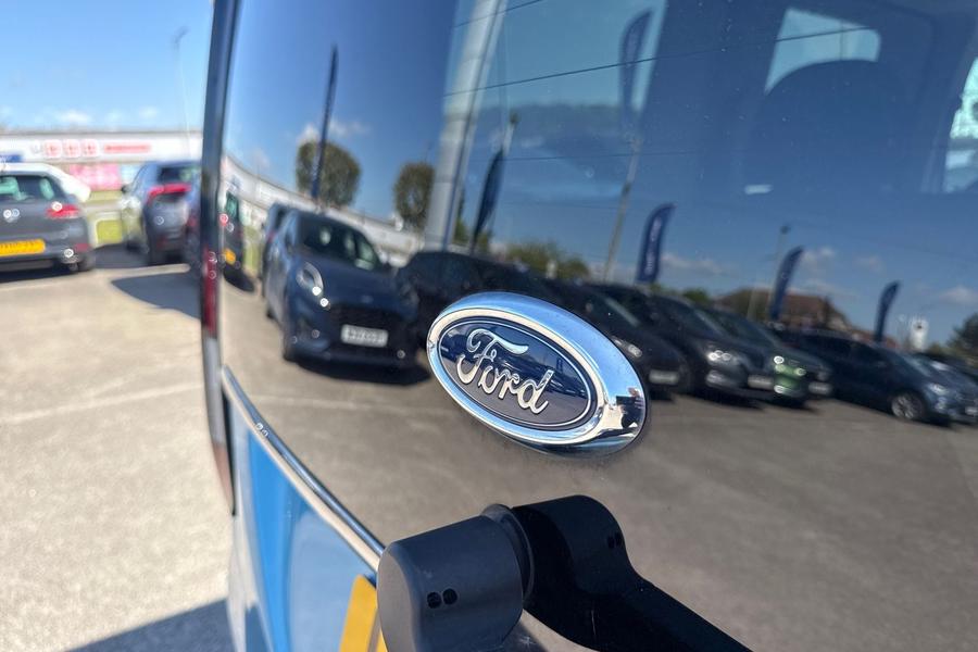 Ford TOURNEO CONNECT Photo autoimg-f2e882d688080fc009f8590b98cfeaed7d769852.jpg