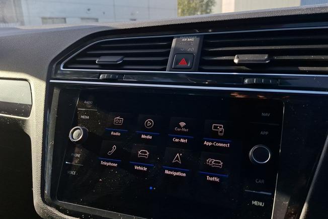 VOLKSWAGEN Tiguan Photo 13