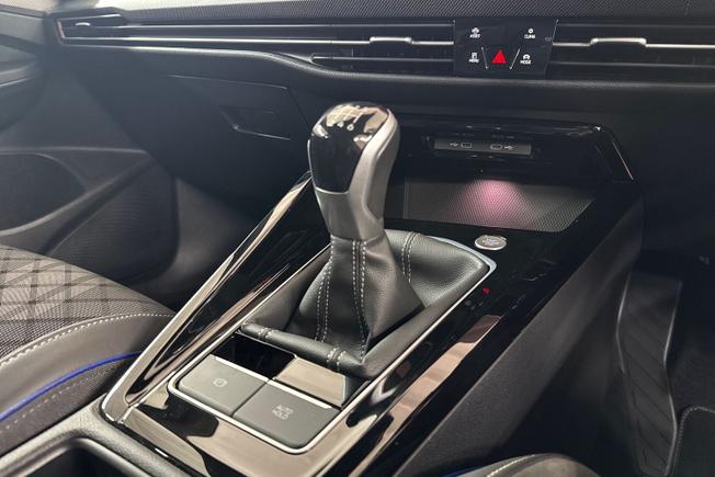 VOLKSWAGEN Golf Photo 23