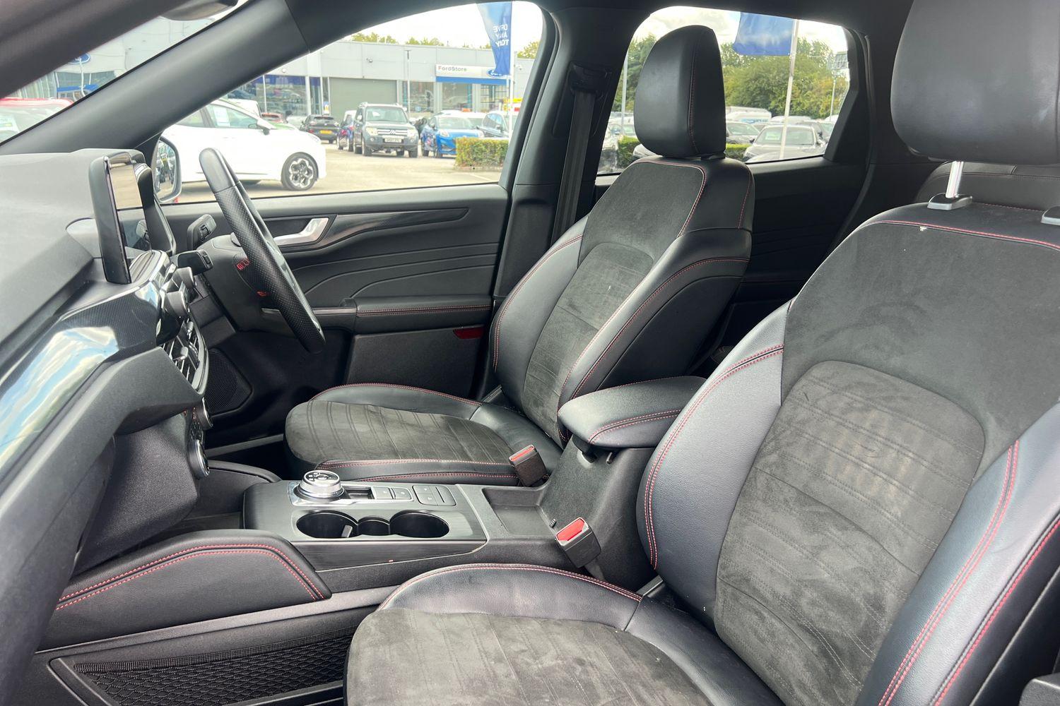 Ford KUGA Photo 18