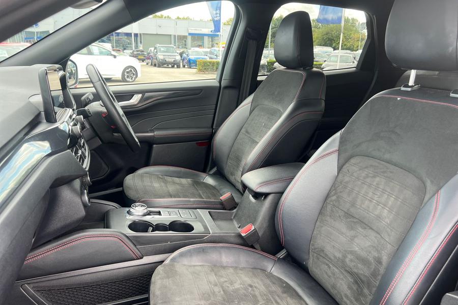 Ford KUGA Photo autoimg-f2ea5efe8df863391df805c1cc0976f16e6834d2.jpg