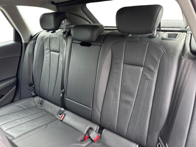 AUDI A4 Avant Photo 9