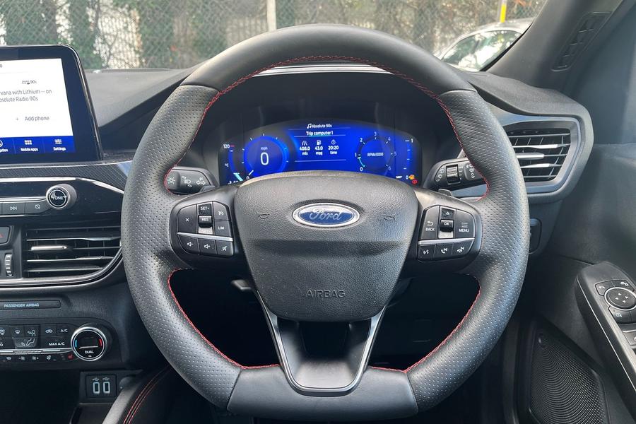 Ford KUGA Photo autoimg-f2eefeab15345e4e990963afbaeee114e28559bd.jpg