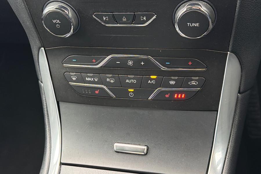 Ford S-MAX Photo autoimg-f2f2816b29ca64c67e44d365594582b3e24a24b3.jpg