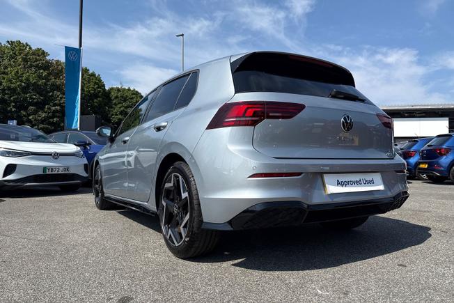 VOLKSWAGEN Golf Photo 37