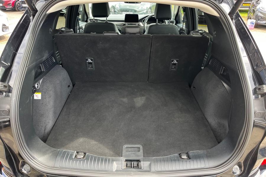 Ford Kuga Photo autoimg-f2f37f4c771ffddd9092111ee6d3e29b60f30b68.jpg