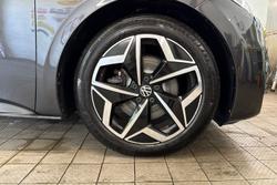 VOLKSWAGEN ID.3 Photo 5