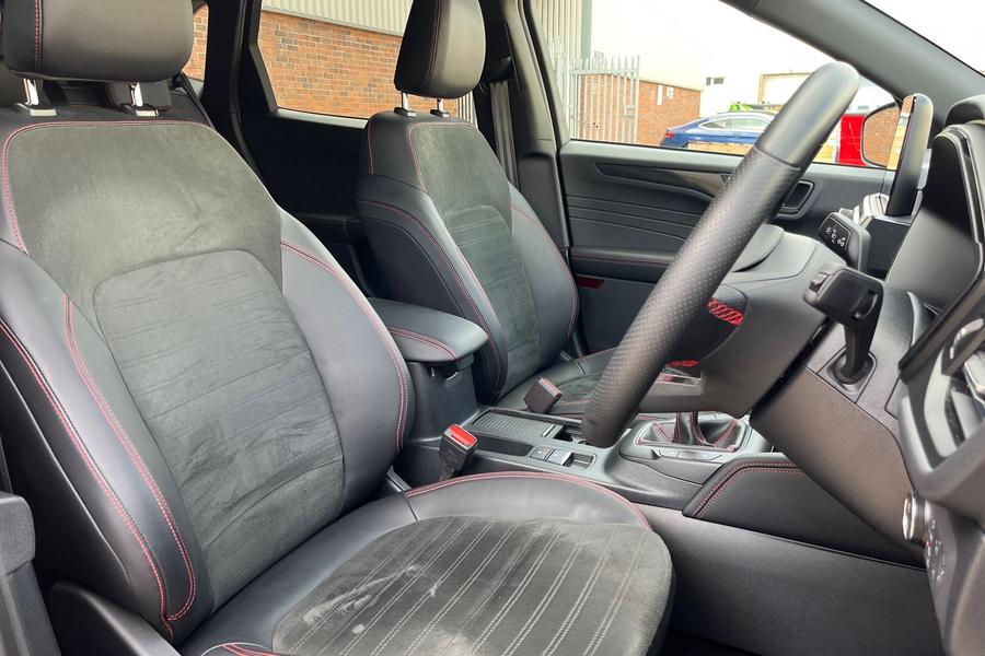 Ford Kuga Photo autoimg-f2fbb8fe4964c85a698f3700001ad005099499fa.jpg