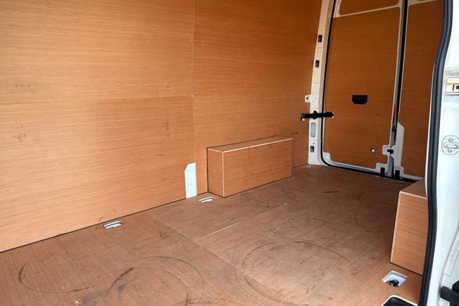 VOLKSWAGEN Crafter Photo 22