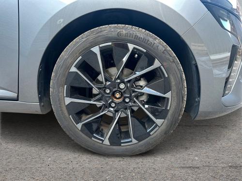 Renault CLIO Photo autoimg-f2fca0779297bcd492b47b4782c0cc9f9d108273.jpg