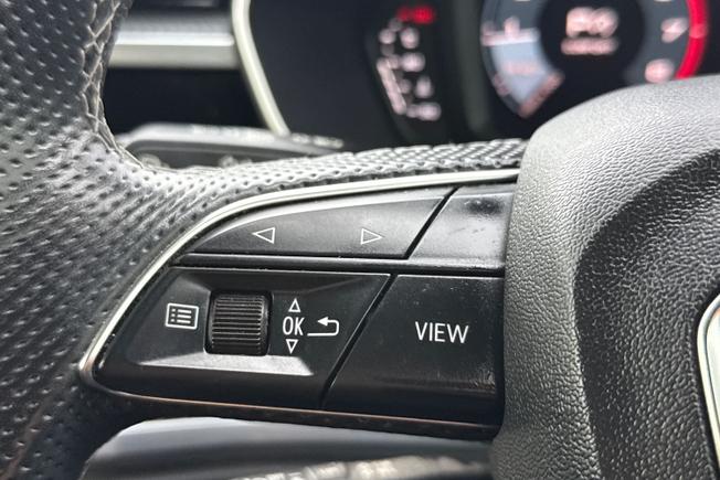 AUDI Q3 Photo 16