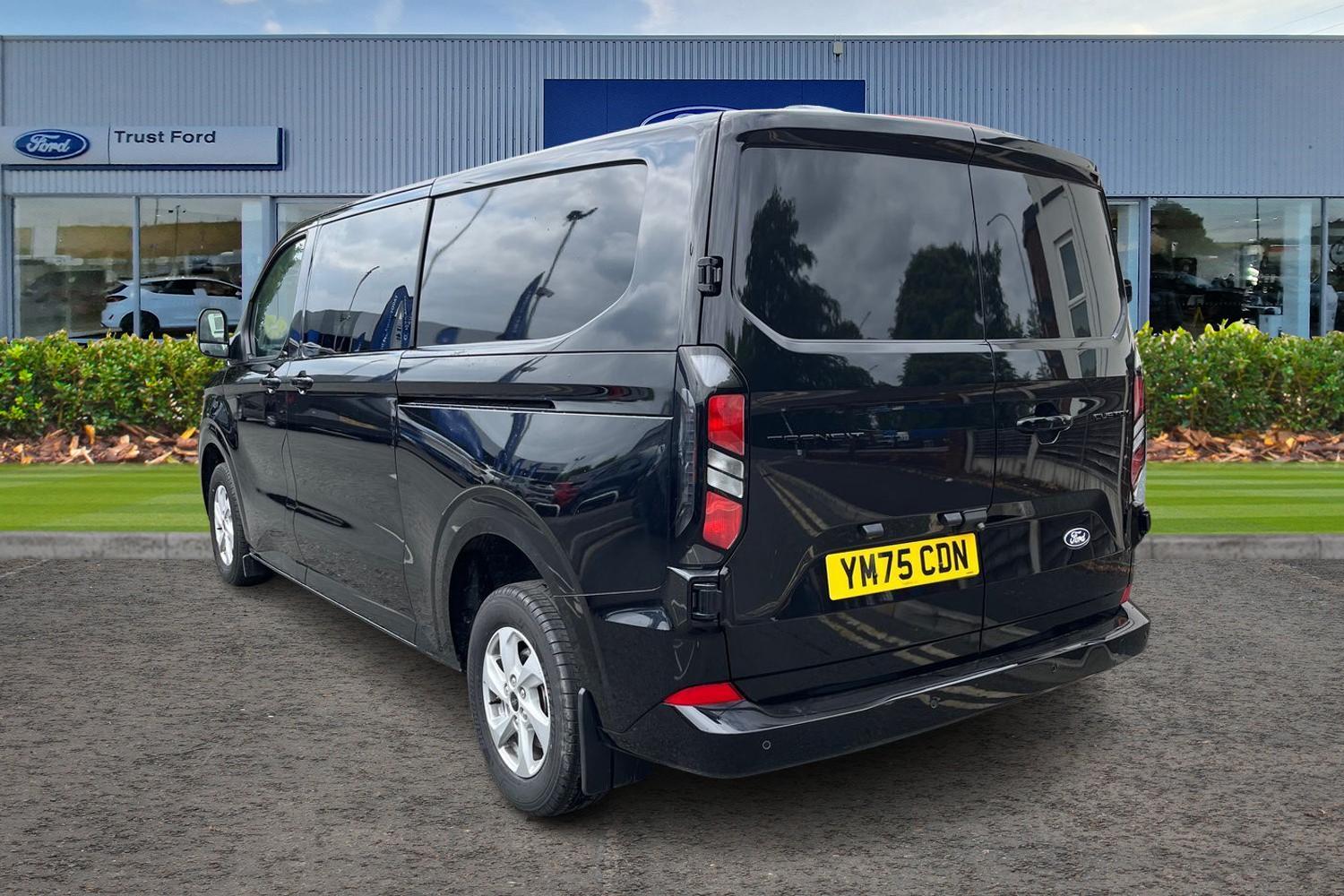 Ford TRANSIT CUSTOM Photo 1