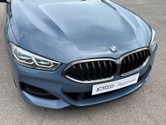BMW 8 Series Photo 34