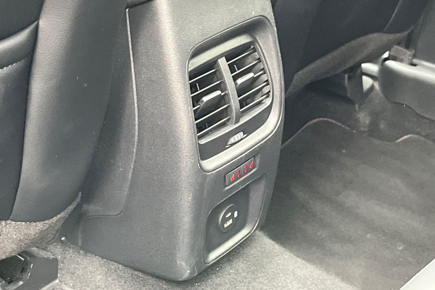 Ford KUGA Photo 33