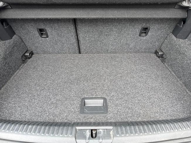 VOLKSWAGEN Polo Photo 12