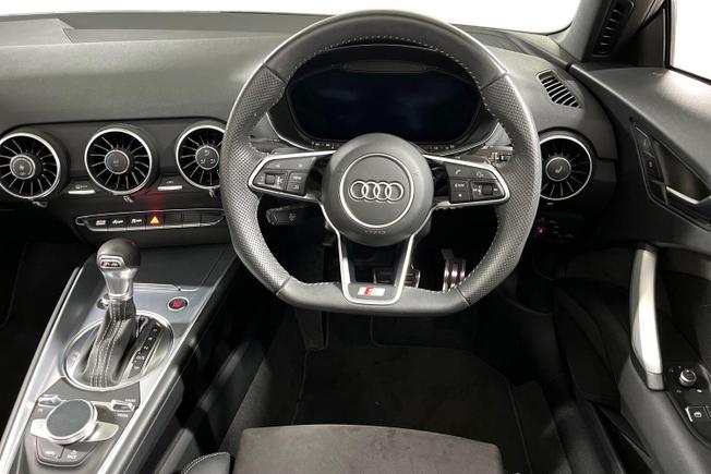 AUDI TT Photo 11