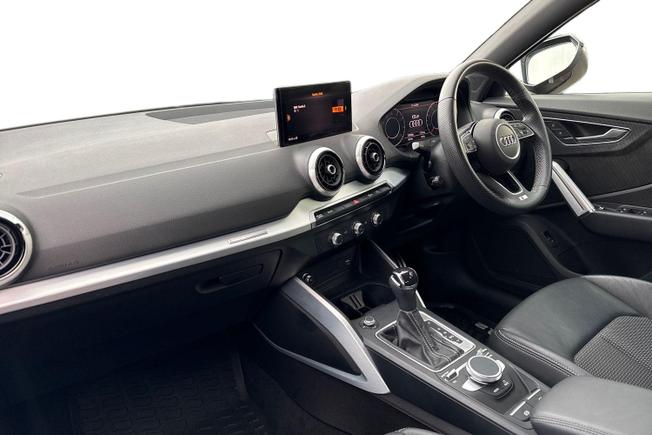 AUDI Q2 Photo 2
