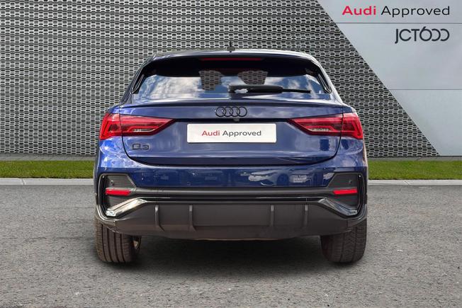 AUDI Q3 Photo 8