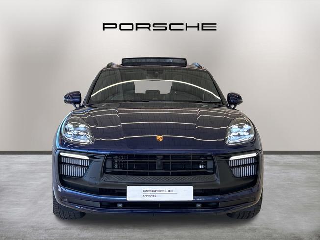 PORSCHE Macan Photo 2