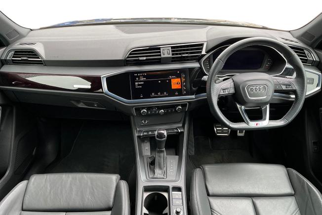 AUDI Q3 Photo 10
