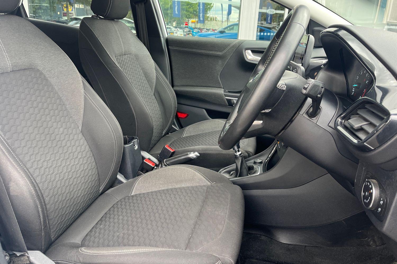 Ford PUMA Photo 16