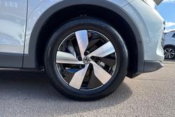 VOLKSWAGEN Tiguan Photo 5