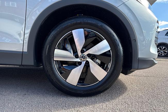 VOLKSWAGEN Tiguan Photo 5