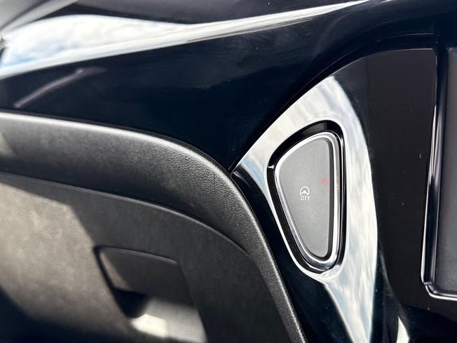 VAUXHALL Adam Photo 33