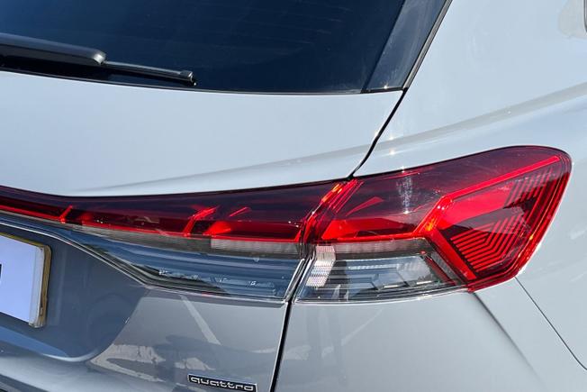 AUDI Q4 E-Tron Photo 18