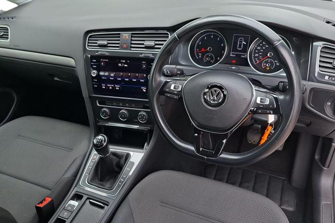 VOLKSWAGEN Golf Photo 11