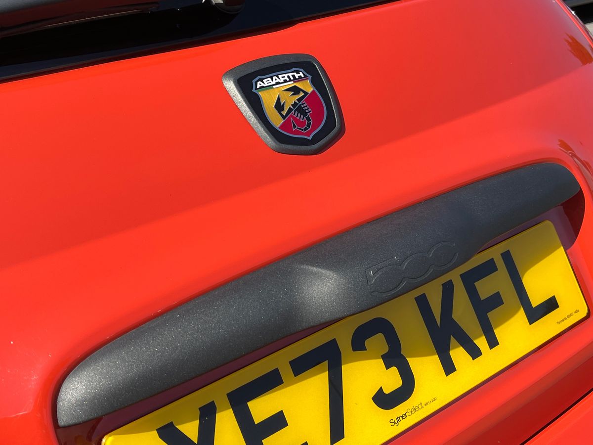 Abarth 695 Photo 21