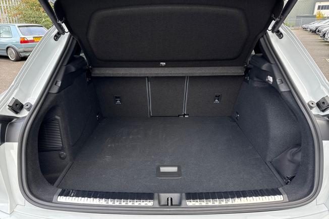 AUDI Q3 Photo 12