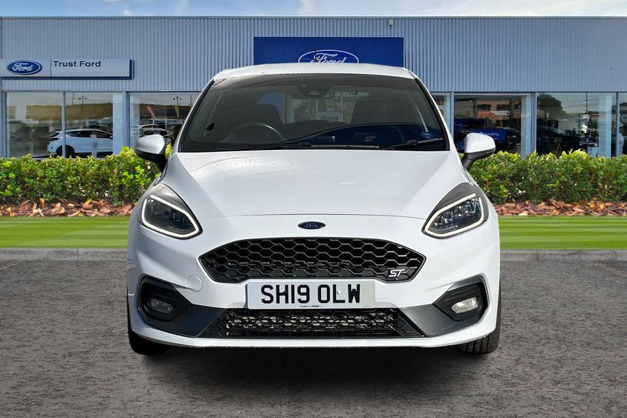 Ford FIESTA Photo autoimg-f323ebf129e38eea61794503359e39963563631c.jpg