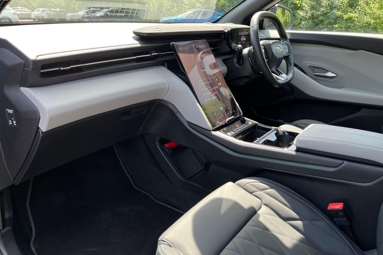 Ford Explorer Photo 17
