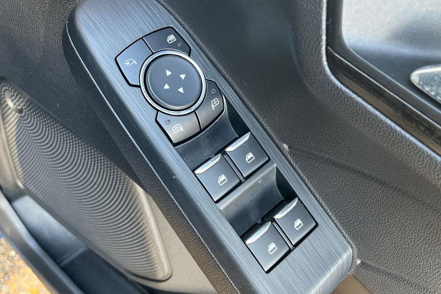 Ford KUGA Photo autoimg-f328344c31ceb45e4d3c7570a1e1a9db351dbfb3.jpg