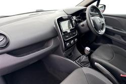 RENAULT Clio Photo 2