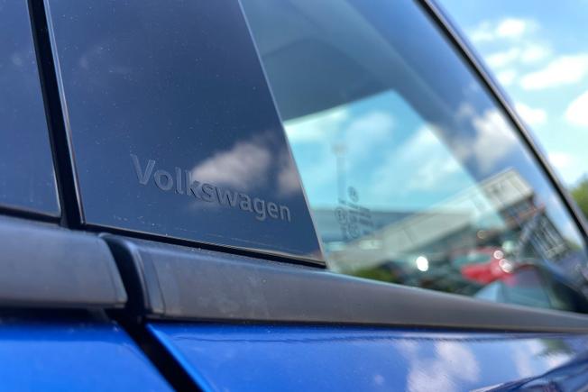 VOLKSWAGEN T-Roc Photo 23