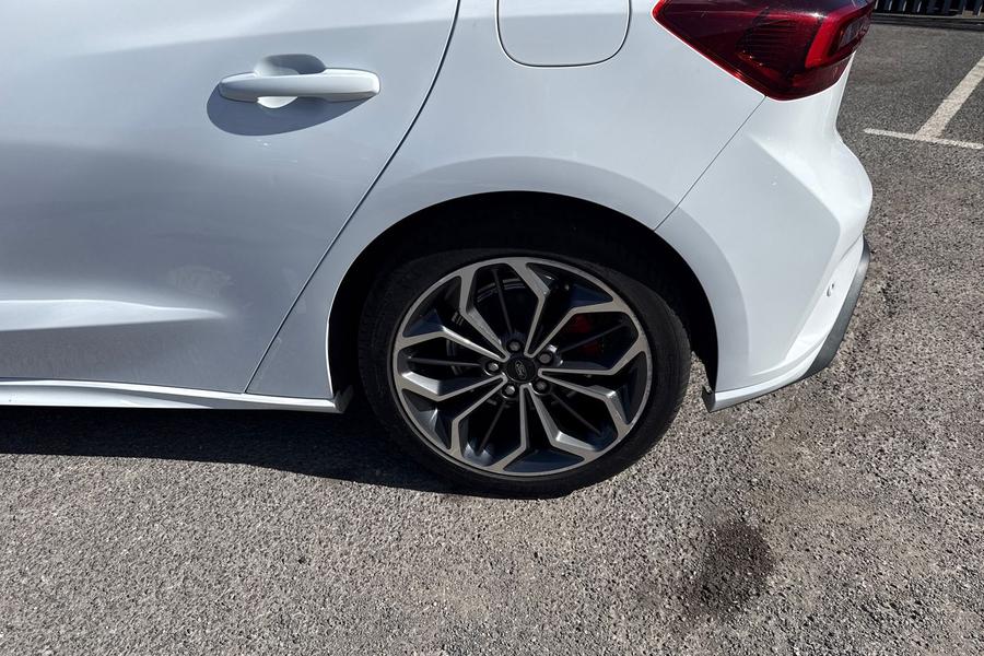Ford Focus Photo autoimg-f32f2588c1ecedd08f577202386eedc94bf99949.jpg